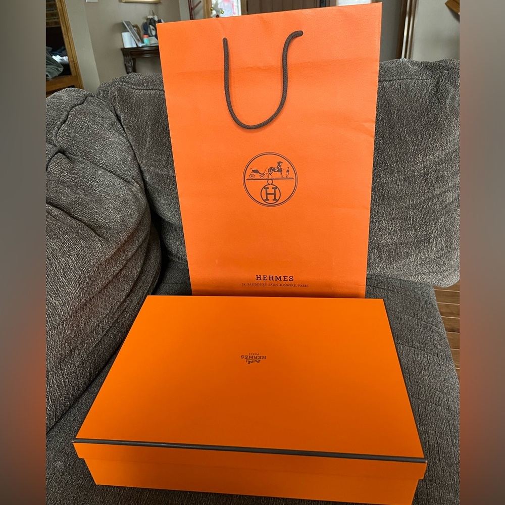 Hermes box and shopping bag bundle